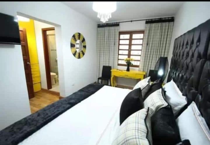 Suites+Arte Quito Luaran gambar